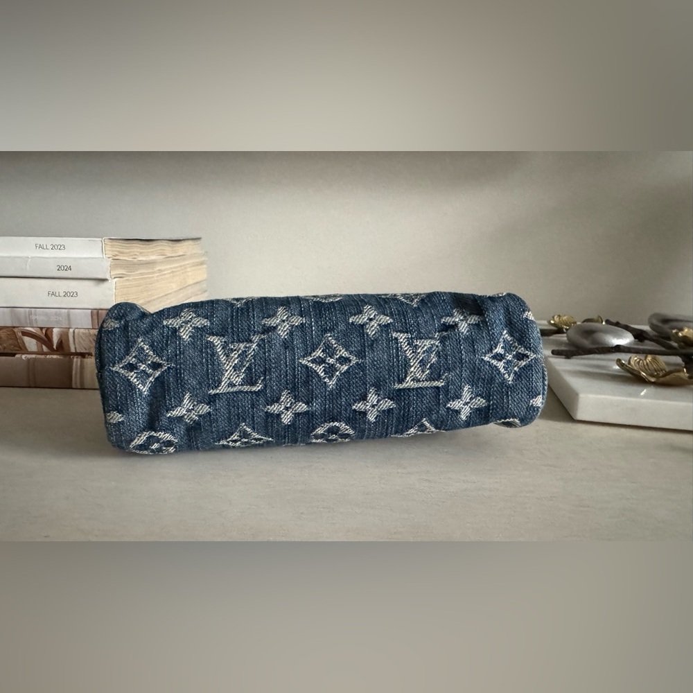 SOLD: Authentic Vintage 2006 Louis Vuitton Denim Monogram Pouch - Picture 6 of 11